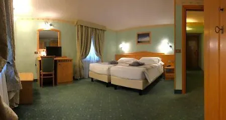 酒店 Edelweiss 3 Stelle Superior 布勒伊-切尔维尼亚