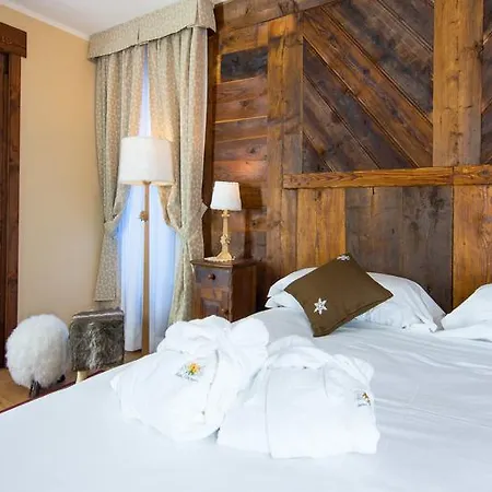 Edelweiss 3 Stelle Superior 酒店 布勒伊-切尔维尼亚