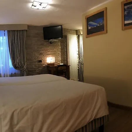 Edelweiss 3 Stelle Superior 3* 布勒伊-切尔维尼亚