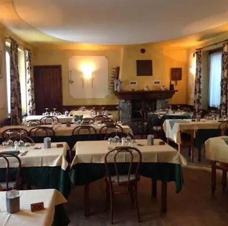 酒店 Edelweiss 3 Stelle Superior 布勒伊-切尔维尼亚