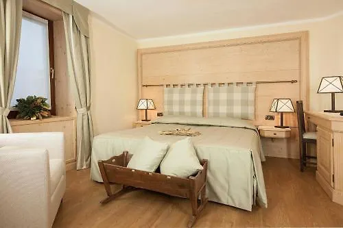 Edelweiss 3 Stelle Superior Готель Брей-Червінія